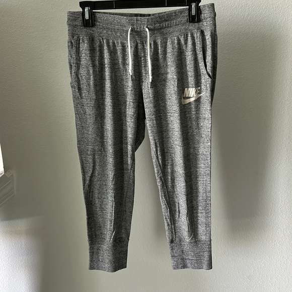 Nike Pants - Nike Marled Gray Capri Jogger Sweats Sweatpants Size M